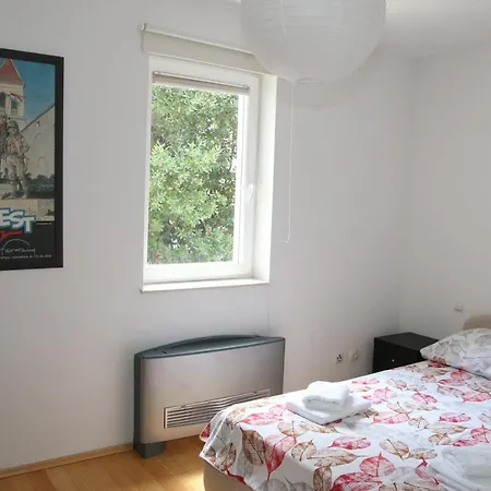 Zigi Apartment
